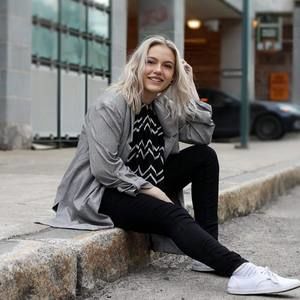 Meet your Posher, Chloé